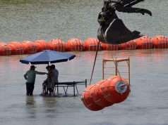 Conflicto Fronterizo: Estados Unidos Demanda a Texas por la Barrera en el Río Bravo Conflicto Fronterizo: Estados Unidos Demanda a Texas por la Barrera en el Río Bravo