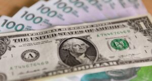 El valor del dólar se acerca a la marca de los $4.000, abre en $4.130 en la jornada del 12 de julio Perspectivas de una posible disminución del precio del dólar en Colombia durante el resto de 2023