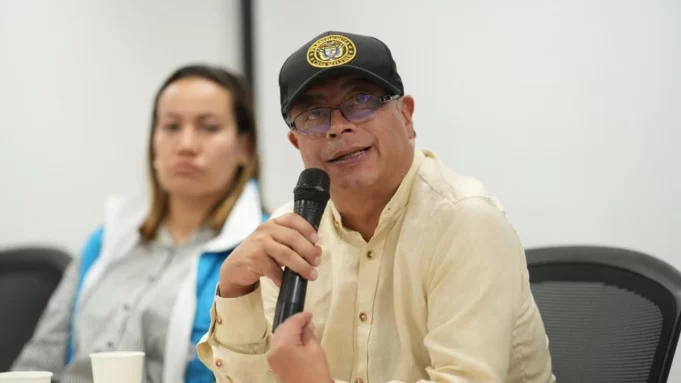 Gustavo Petro llega a San Andrés para el desfile militar del 20 de julio Cambios de Último Momento en la Agenda del Presidente Gustavo Petro Generan Inquietudes