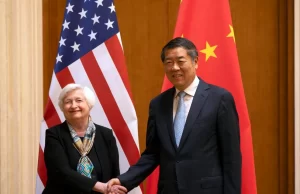 La secretaria del Tesoro solicita conversaciones «directas» entre Estados Unidos y China durante su visita a Pekín La secretaria del Tesoro solicita conversaciones "directas" entre Estados Unidos y China durante su visita a Pekín