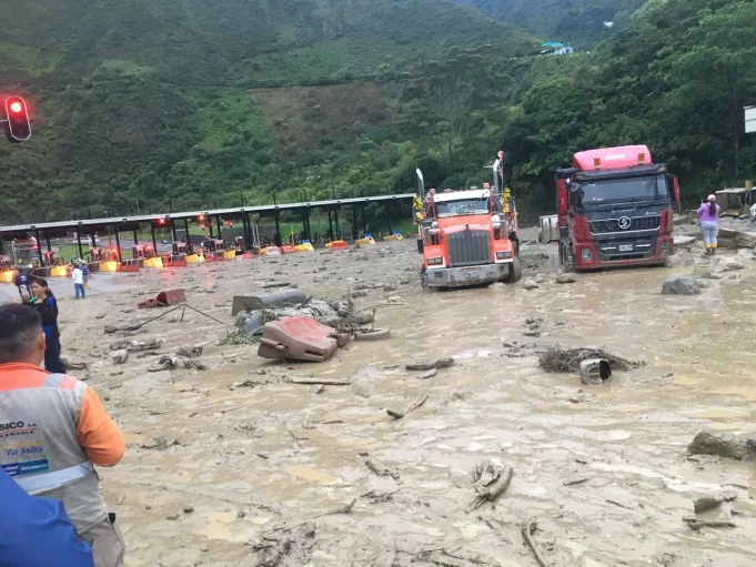 Lamentable tragedia en Quetame, Cundinamarca: los impactantes videos de las avalanchas que arrasaron con todo Lamentable tragedia en Quetame, Cundinamarca: los impactantes videos de las avalanchas que arrasaron con todo