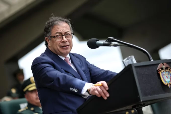 Presidente Gustavo Petro anuncia el fin del informe anual de cultivos ilícitos por parte de Estados Unidos: «Un cambio de rumbo» Programa de Paz del Presidente Petro: Subsidios Directos de $12 Millones Anuales para Jóvenes Desvinculados de Grupos Criminales