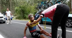 Richard Carapaz sufre un duro golpe en el Tour de Francia Richard Carapaz sufre un duro golpe en el Tour de Francia