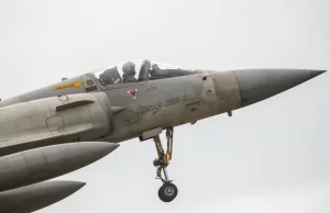 Taiwán toma medidas en respuesta al paso de aviones caza chinos por la frontera Un avión Mirage de la Fuerza Aérea de Taiwán
