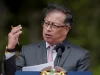 El Presidente abandonó a un grupo de personas que aguardaban desde las 7 de la mañana en Cartagena. "Presidente Gustavo Petro busca refinanciar la deuda externa de Colombia para garantizar recursos para el agua potable y el gasto social"