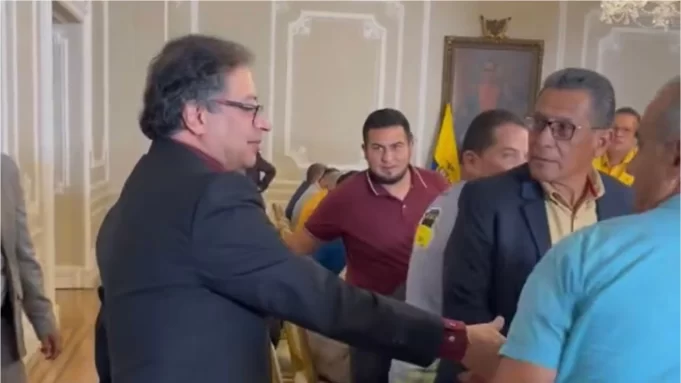 Taxistas y Gobierno Colombiano Buscan Soluciones en Reunión de Diálogo Taxistas y Gobierno Colombiano Buscan Soluciones en Reunión de Diálogo