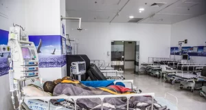 Plantón Nacional en Hospitales Públicos de Colombia por Deudas de EPS Plantón Nacional en Hospitales Públicos de Colombia por Deudas de EPS