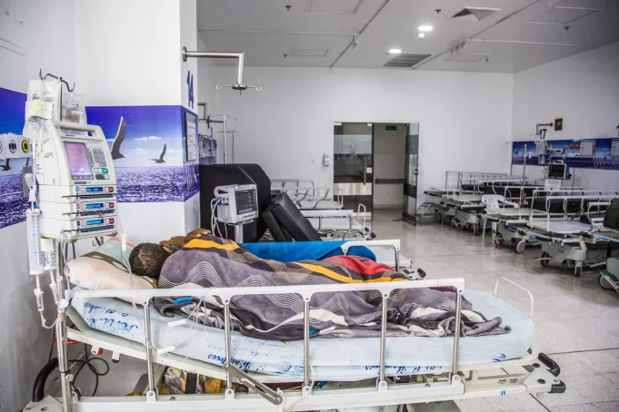Plantón Nacional en Hospitales Públicos de Colombia por Deudas de EPS Plantón Nacional en Hospitales Públicos de Colombia por Deudas de EPS
