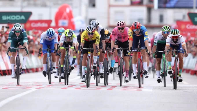 Jornada Tranquila pero Tensa en la Vuelta a España 2023 Jornada Tranquila pero Tensa en la Vuelta a España 2023