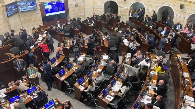 Segundo debate sobre reforma pensional en el Senado: Baja asistencia y falta de cuórum desafían al Gobierno Segundo debate sobre reforma pensional en el Senado: Baja asistencia y falta de cuórum desafían al Gobierno
