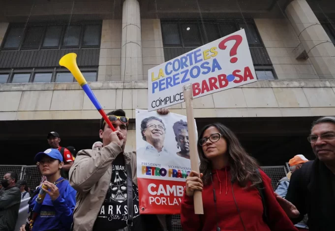 Turbulencia en Bogotá: Fracasos y Tensiones en Manifestaciones por Elección de Fiscal Turbulencia en Bogotá: Fracasos y Tensiones en Manifestaciones por Elección de Fiscal
