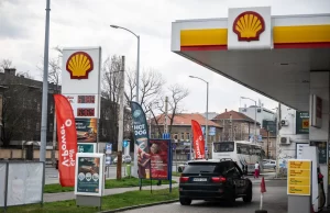 Shell Plc planea vender 500 estaciones de gasolina al año para adaptarse al auge de los vehículos eléctrico Shell Plc planea vender 500 estaciones de gasolina al año para adaptarse al auge de los vehículos eléctrico