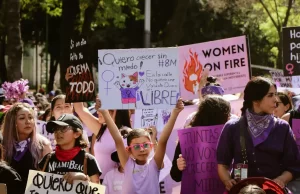 Marchas del 8 de marzo en Colombia: Enfrentamientos y Reacciones ante Intervención Policial Marchas del 8 de marzo en Colombia: Enfrentamientos y Reacciones ante Intervención Policial