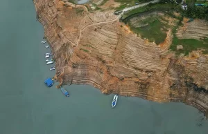 Colombia enfrenta crisis energética: embalses bajos y proyectos retrasados amenazan el suministro Colombia enfrenta crisis energética: embalses bajos y proyectos retrasados amenazan el suministro