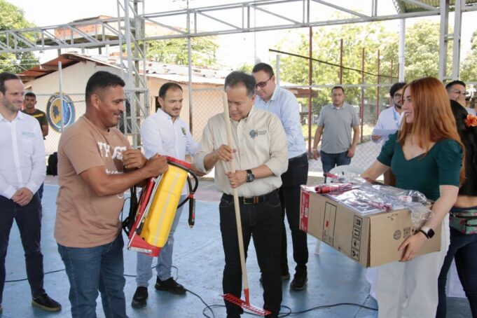Gobernación de Norte de Santander entrega insumos a familias del Catatumbo dentro del programa RenHacemosCatatumbo