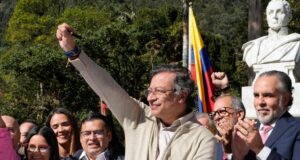 Gustavo Petro enfrenta creciente desaprobación ciudadana, según encuesta Invamer Gustavo Petro enfrenta creciente desaprobación ciudadana, según encuesta Invamer