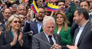 Miguel Uribe Londoño irrumpe en la política: busca la Presidencia para honrar la memoria de su hijo asesinado Miguel Uribe Londoño irrumpe en la política: busca la Presidencia para honrar la memoria de su hijo asesinado
