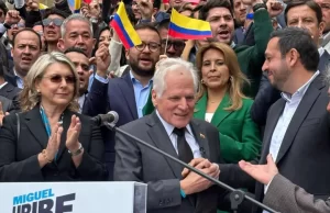 Miguel Uribe Londoño irrumpe en la política: busca la Presidencia para honrar la memoria de su hijo asesinado Miguel Uribe Londoño irrumpe en la política: busca la Presidencia para honrar la memoria de su hijo asesinado