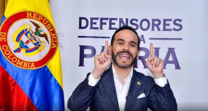 Abelardo de la Espriella lanza oficialmente su candidatura presidencial en un multitudinario evento en Bogotá Abelardo de la Espriella lanza oficialmente su candidatura presidencial en un multitudinario evento en Bogotá