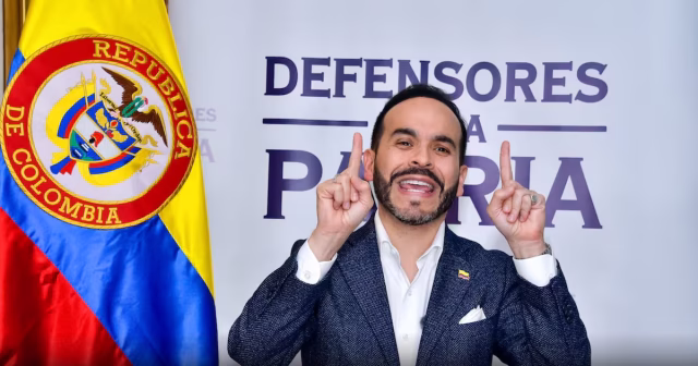 Abelardo de la Espriella lanza oficialmente su candidatura presidencial en un multitudinario evento en Bogotá Abelardo de la Espriella lanza oficialmente su candidatura presidencial en un multitudinario evento en Bogotá