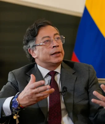 Gustavo Petro aumenta presión sobre el Banco de la República y anticipa posible incremento de tasas “suicidas” Gustavo Petro aumenta presión sobre el Banco de la República y anticipa posible incremento de tasas “suicidas”