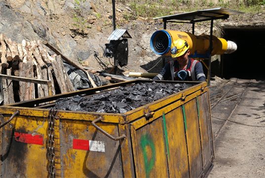 Sector carbonero recibe alivio tras suspensión de decreto tributario Sector carbonero recibe alivio tras suspensión de decreto tributario