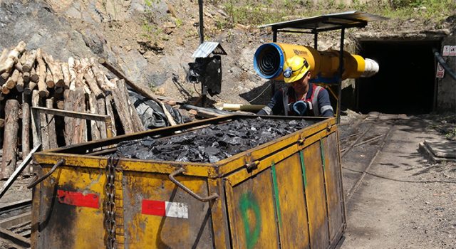 Sector carbonero recibe alivio tras suspensión de decreto tributario Sector carbonero recibe alivio tras suspensión de decreto tributario